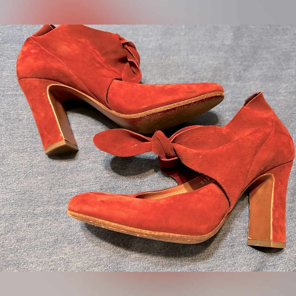 Beautiful Michel Perry Orange Suede Heels 37 1/2 / Sz 7